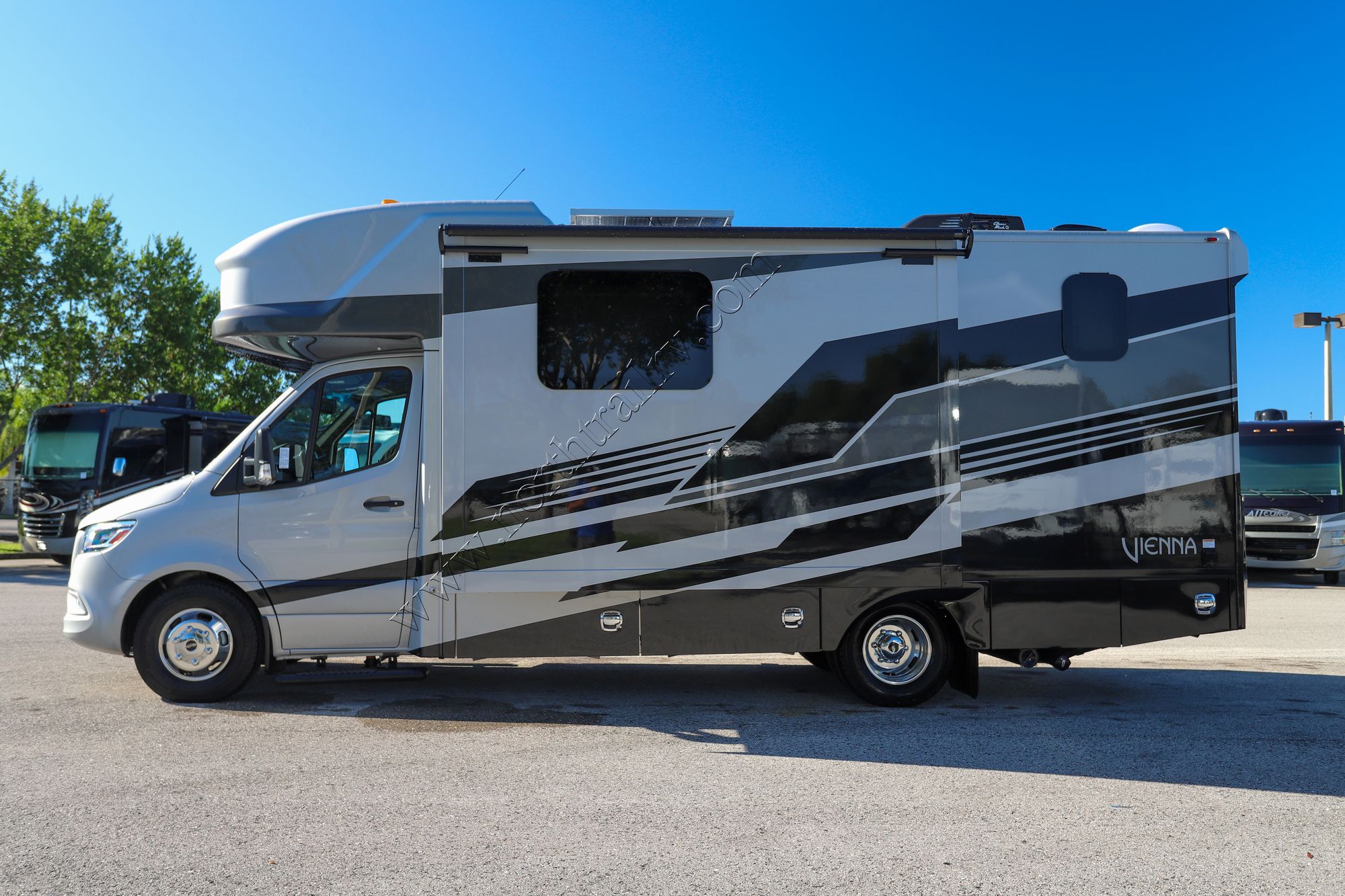 New 2026 Renegade Rv Vienna 25DLC Class C  For Sale