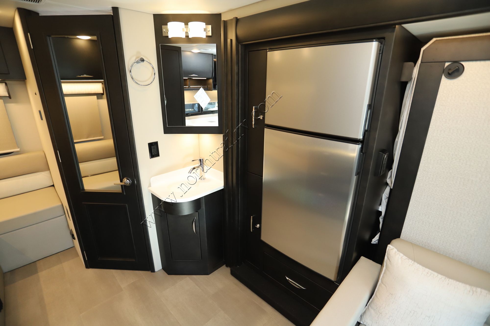 New 2026 Renegade Rv Vienna 25DLC Class C  For Sale