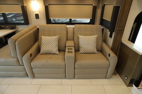 2024 Renegade Rv Explorer 40ERB