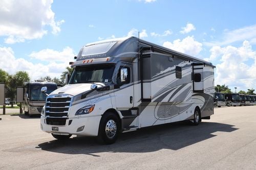 2024 Renegade Rv Explorer 40ERB