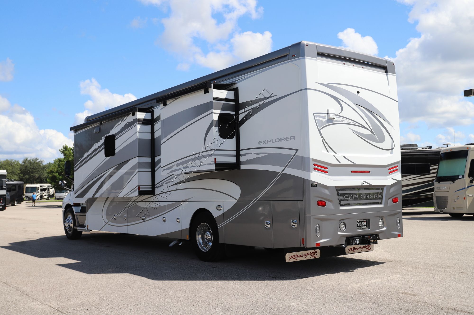 Used 2024 Renegade Rv Explorer 40ERB Super C  For Sale