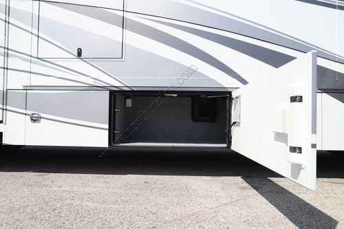 2024 Renegade Rv Explorer 40ERB