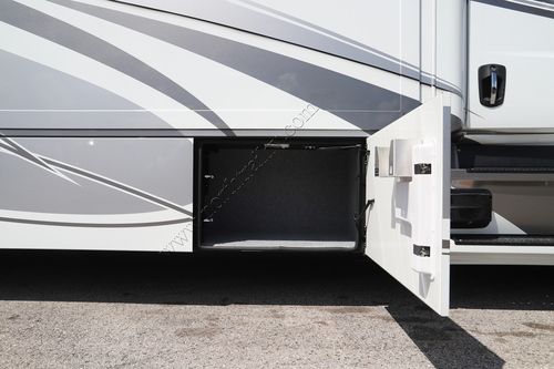 2024 Renegade Rv Explorer 40ERB