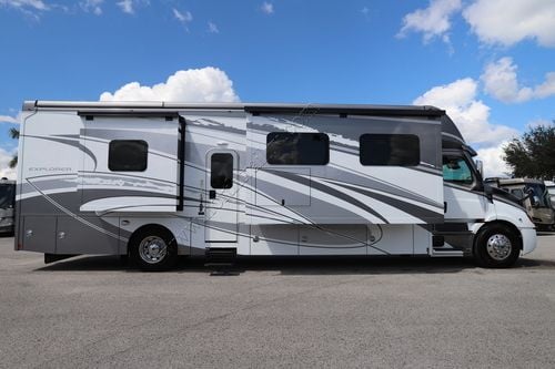 2024 Renegade Rv Explorer 40ERB
