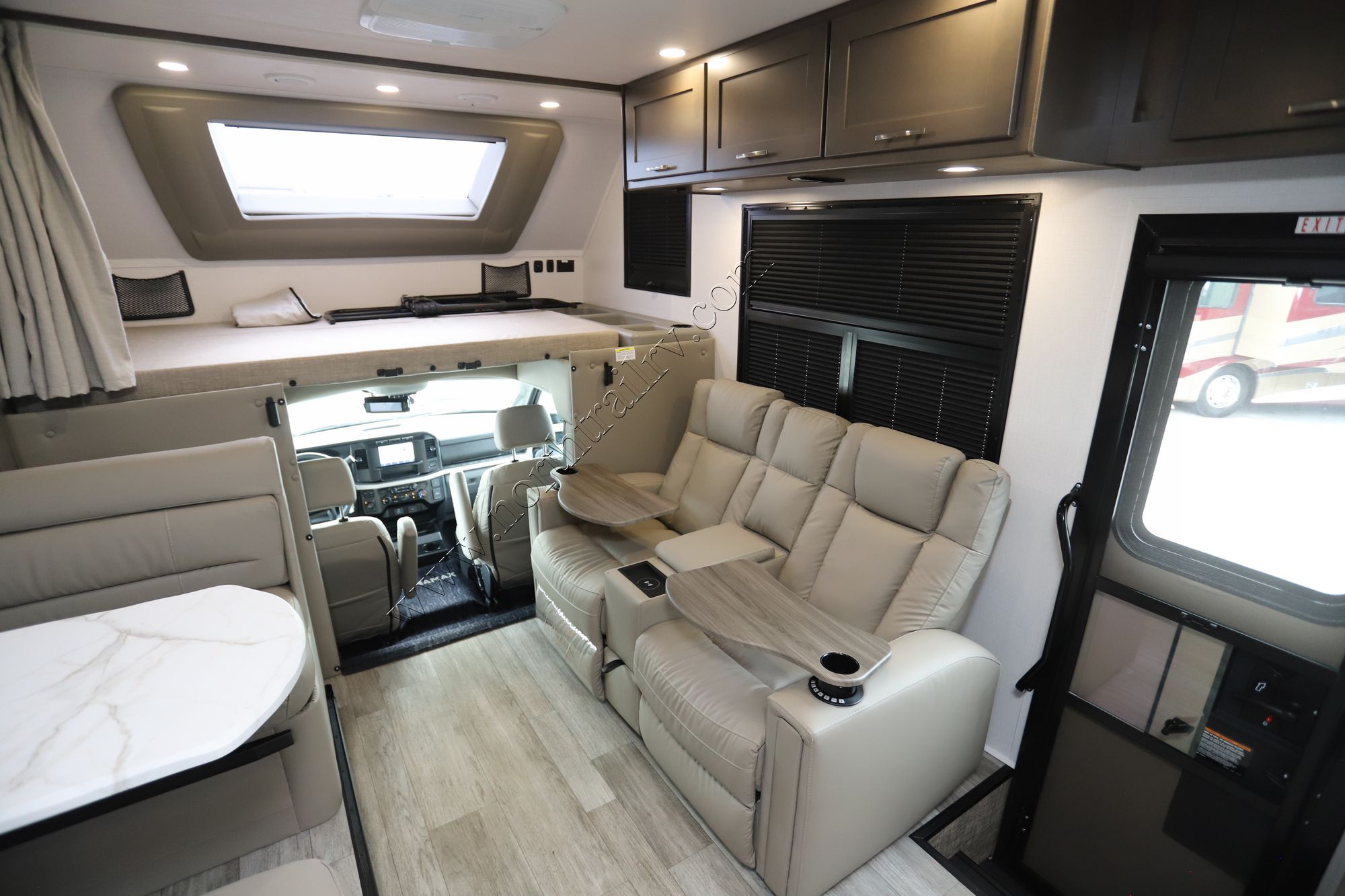 New 2026 Dynamax Isata 6 31KS Super C  For Sale