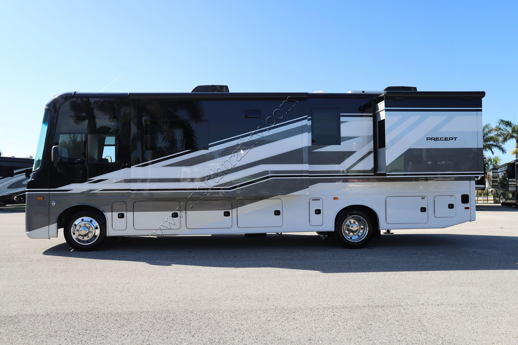 New 2026 Jayco Precept 31UL Class A  For Sale