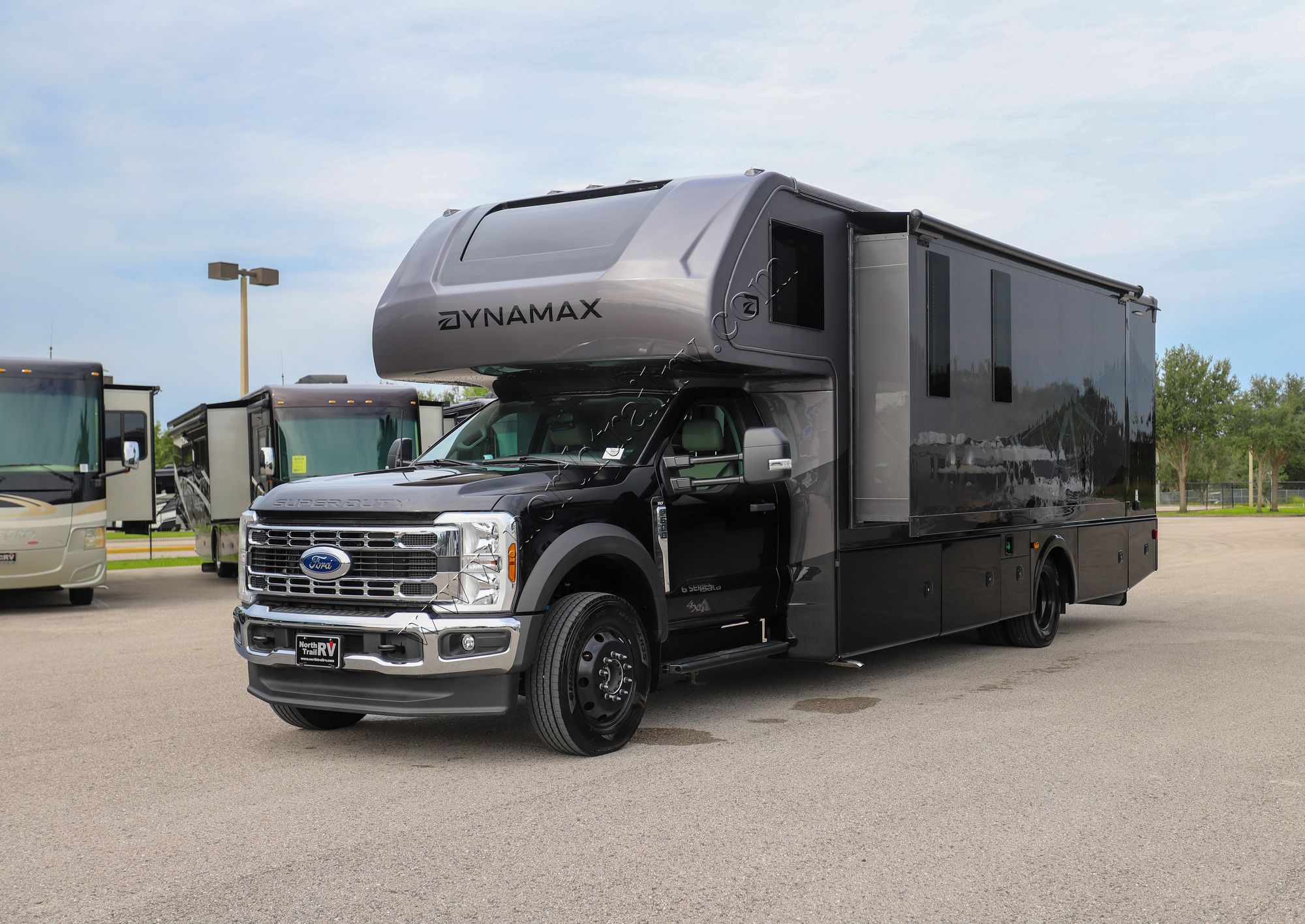 New 2026 Dynamax Isata 6 31KS Super C  For Sale