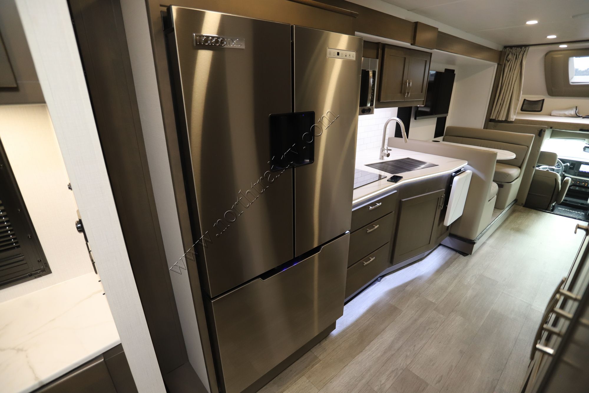 New 2026 Dynamax Isata 6 31KS Super C  For Sale