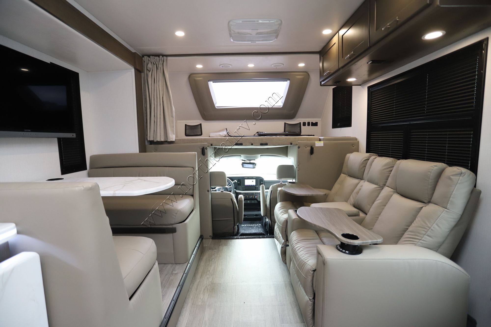 New 2026 Dynamax Isata 6 31KS Super C  For Sale