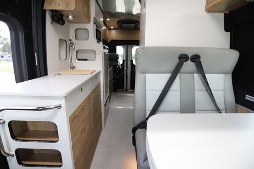 2026 Airstream Rangeline RANGELINE