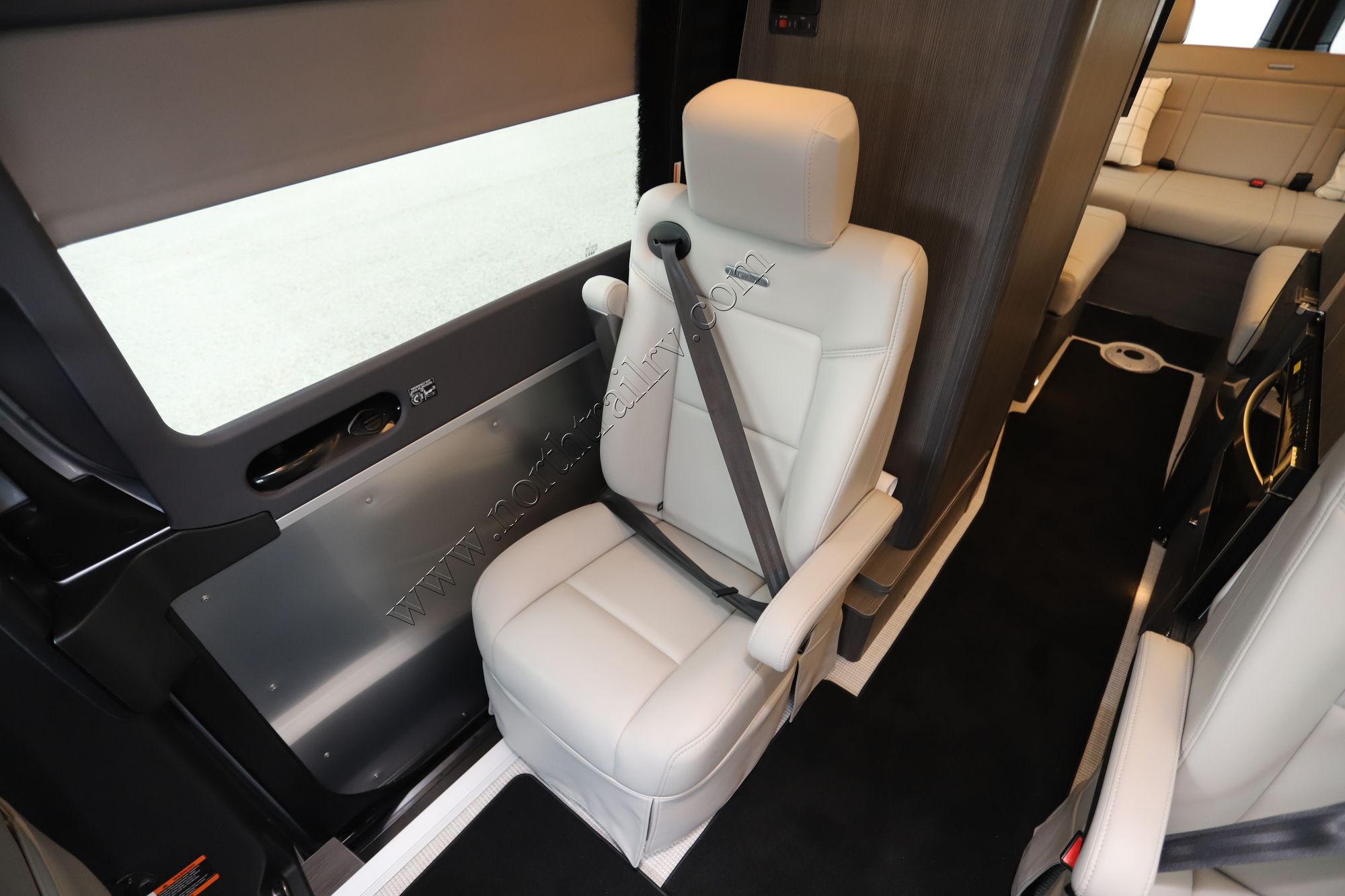 2026 Airstream Interstate GL AP 4X2 Class B New  For Sale