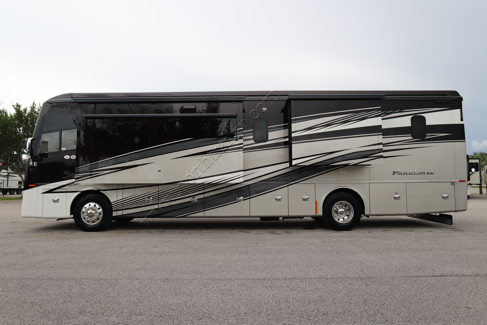 New 2026 Tiffin Motor Homes Phaeton 40IH Class A  For Sale