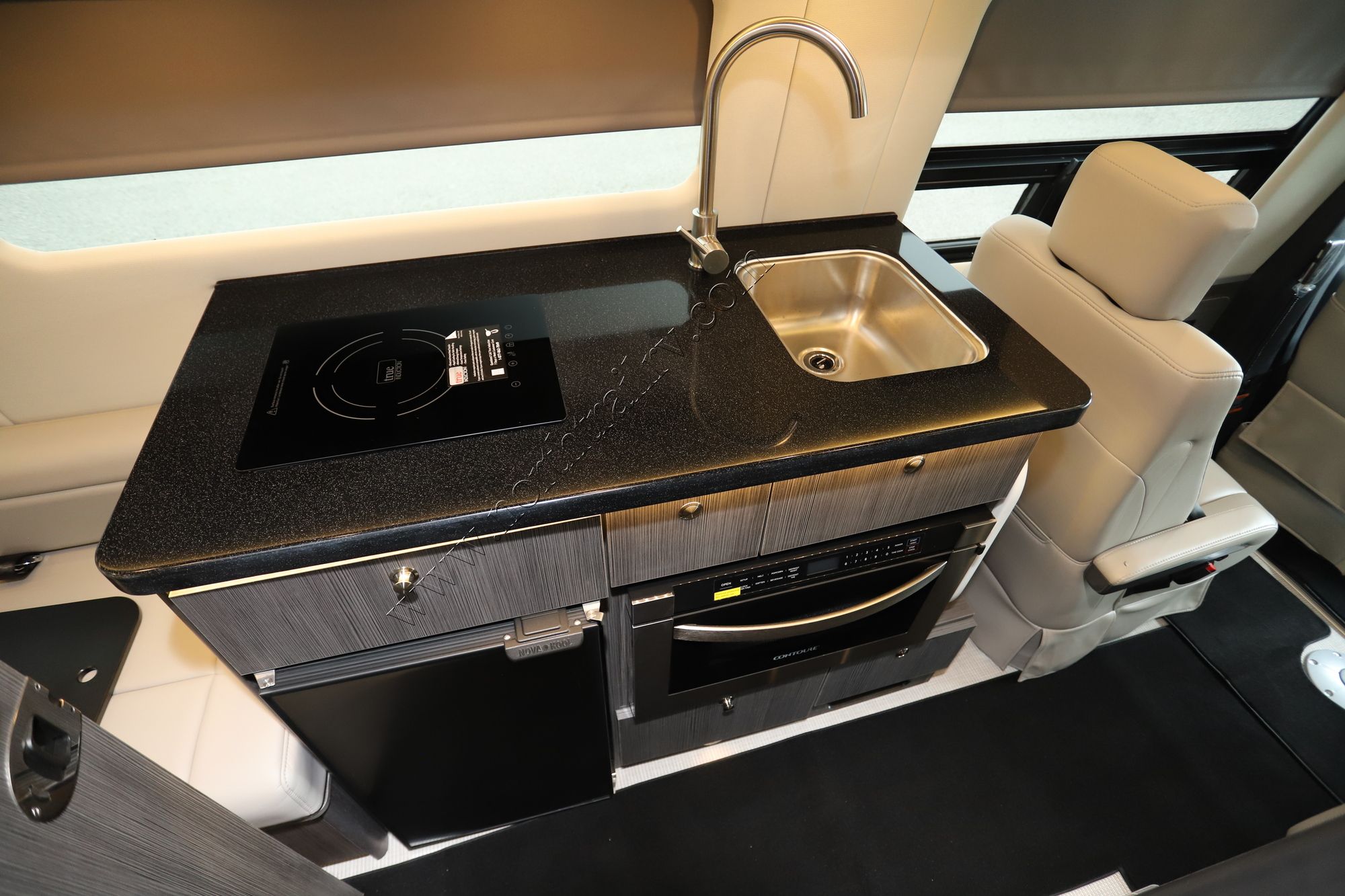 2026 Airstream Interstate GL AP 4X2 Class B New  For Sale