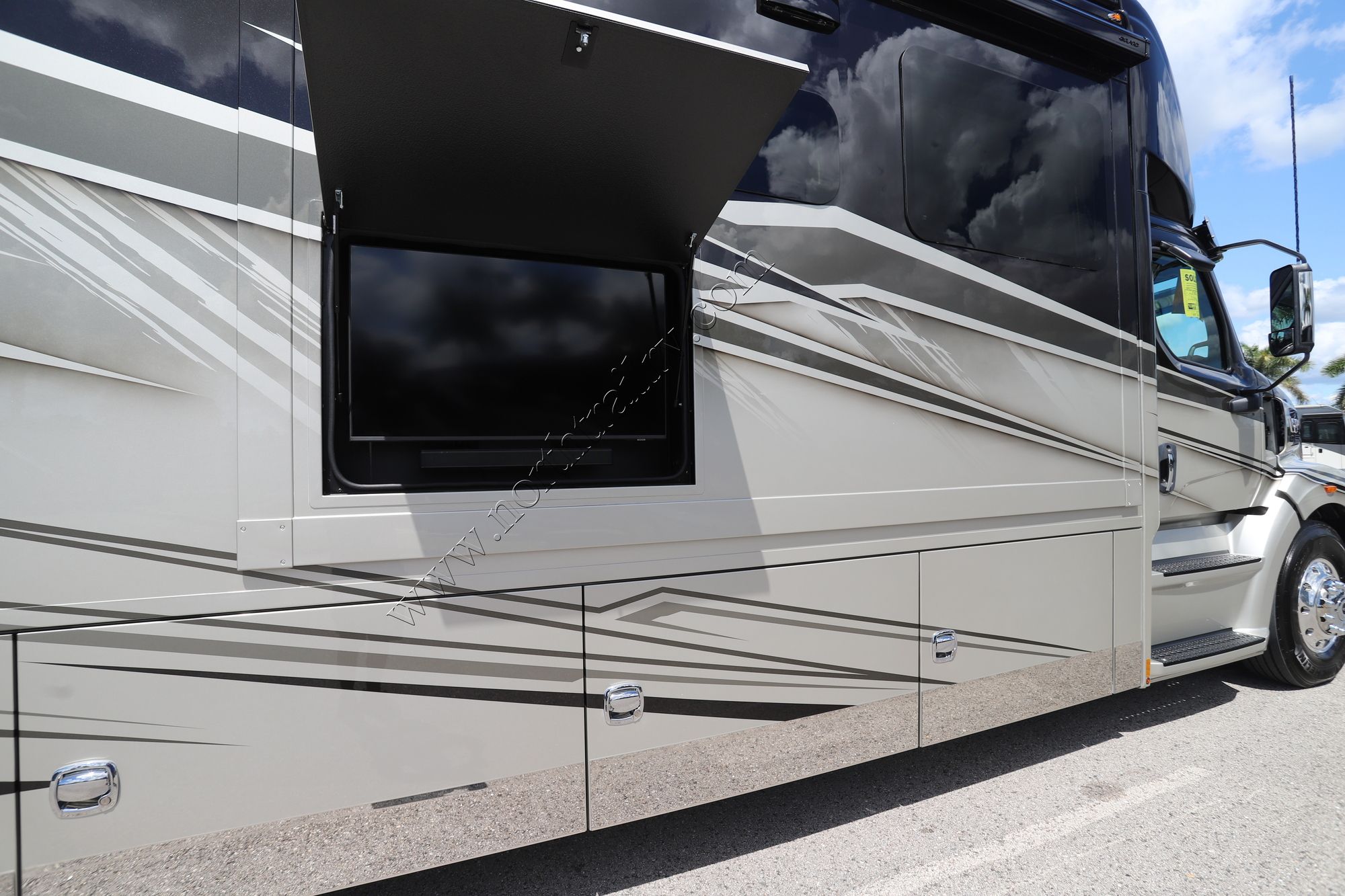 New 2026 Renegade Rv Xl 45QS Super C  For Sale