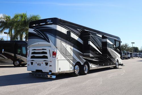 2021 Newmar Mountain Aire 4551 Class A