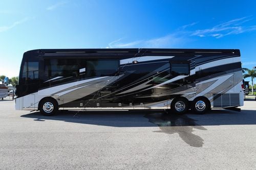 2021 Newmar Mountain Aire 4551 Class A