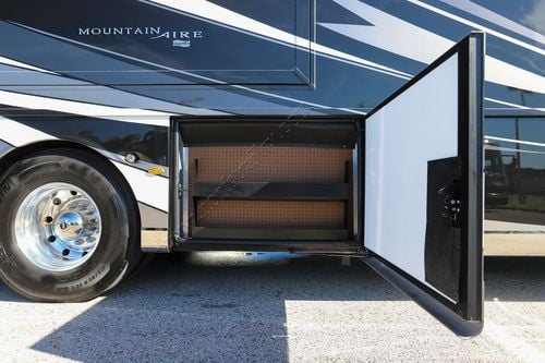2021 Newmar Mountain Aire 4551 Class A