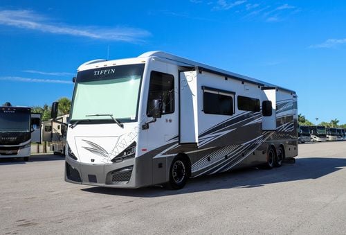 2026 Tiffin Motor Homes Phaeton 44OH Class A