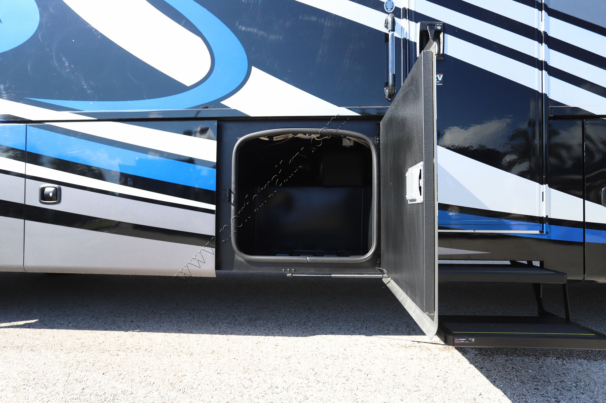 Used 2024 Thor Outlaw 38KB Class A  For Sale