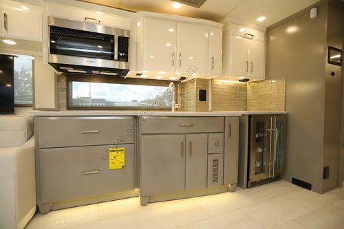 2026 Newmar Essex 4595 Class A