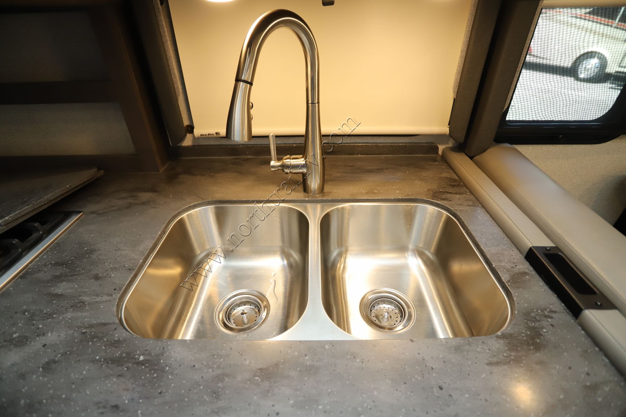 Used 2024 Thor Outlaw 38KB Class A  For Sale