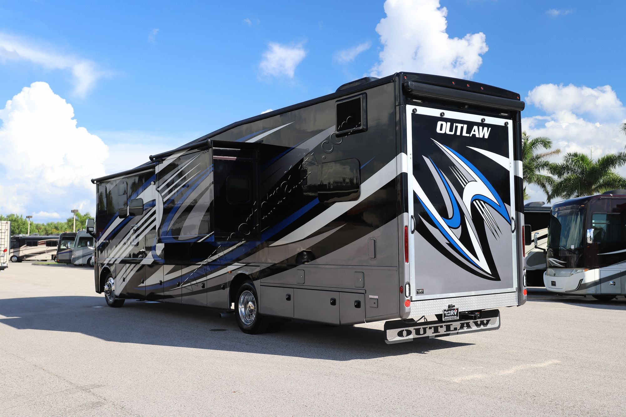 Used 2024 Thor Outlaw 38KB Class A  For Sale