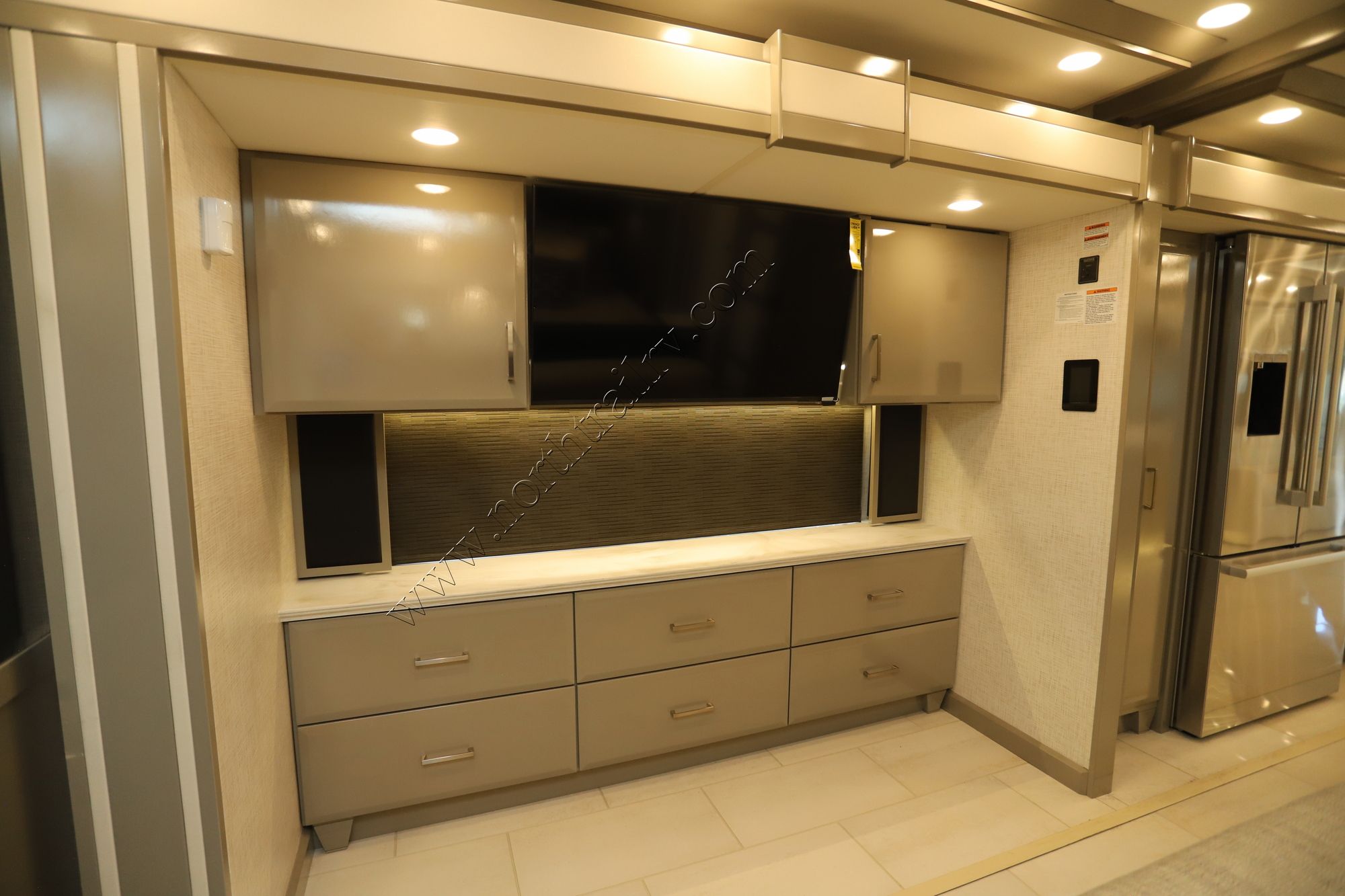 New 2026 Newmar Essex 4595 Class A  For Sale