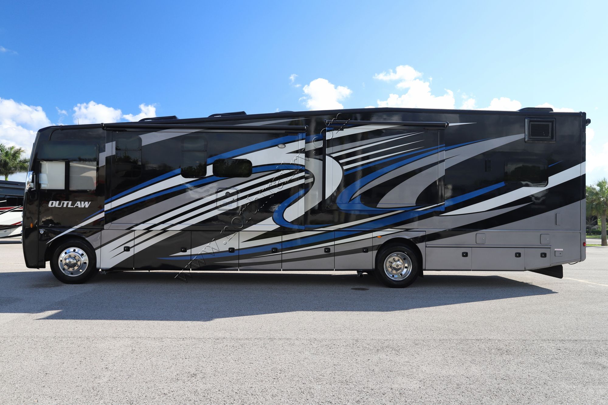 Used 2024 Thor Outlaw 38KB Class A  For Sale