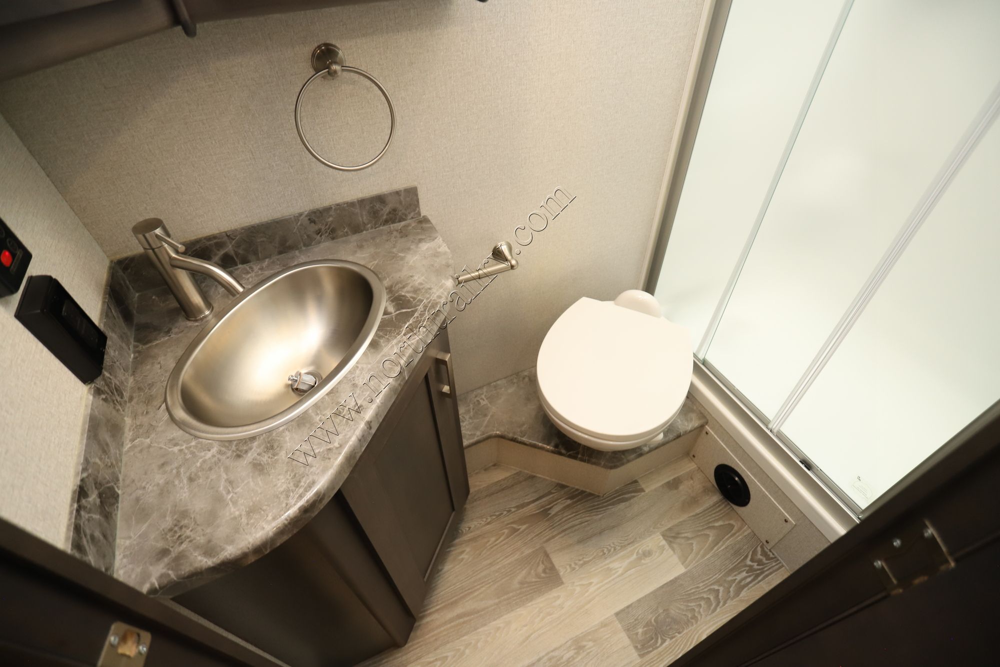 Used 2024 Thor Outlaw 38KB Class A  For Sale