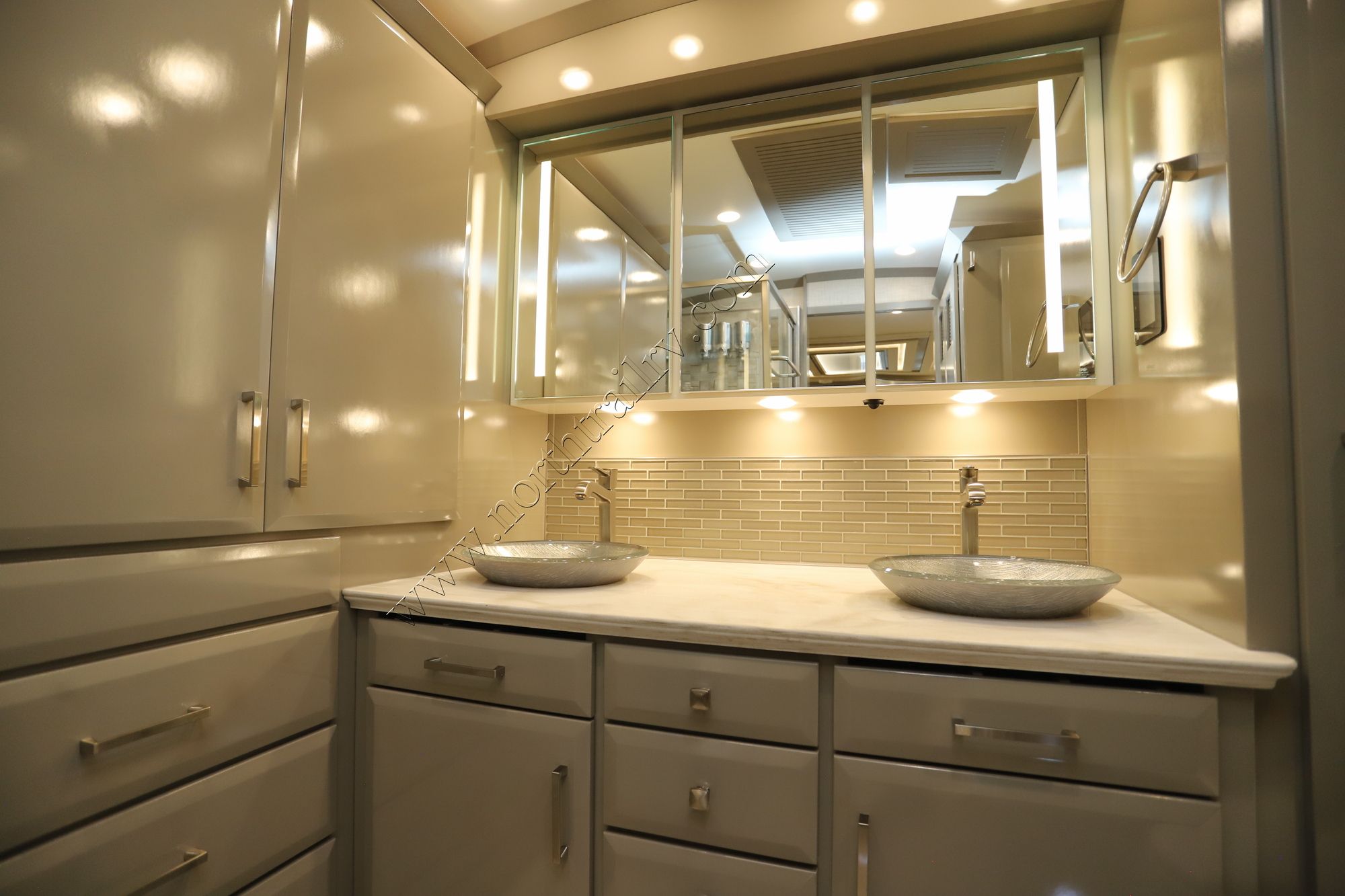 New 2026 Newmar Essex 4595 Class A  For Sale