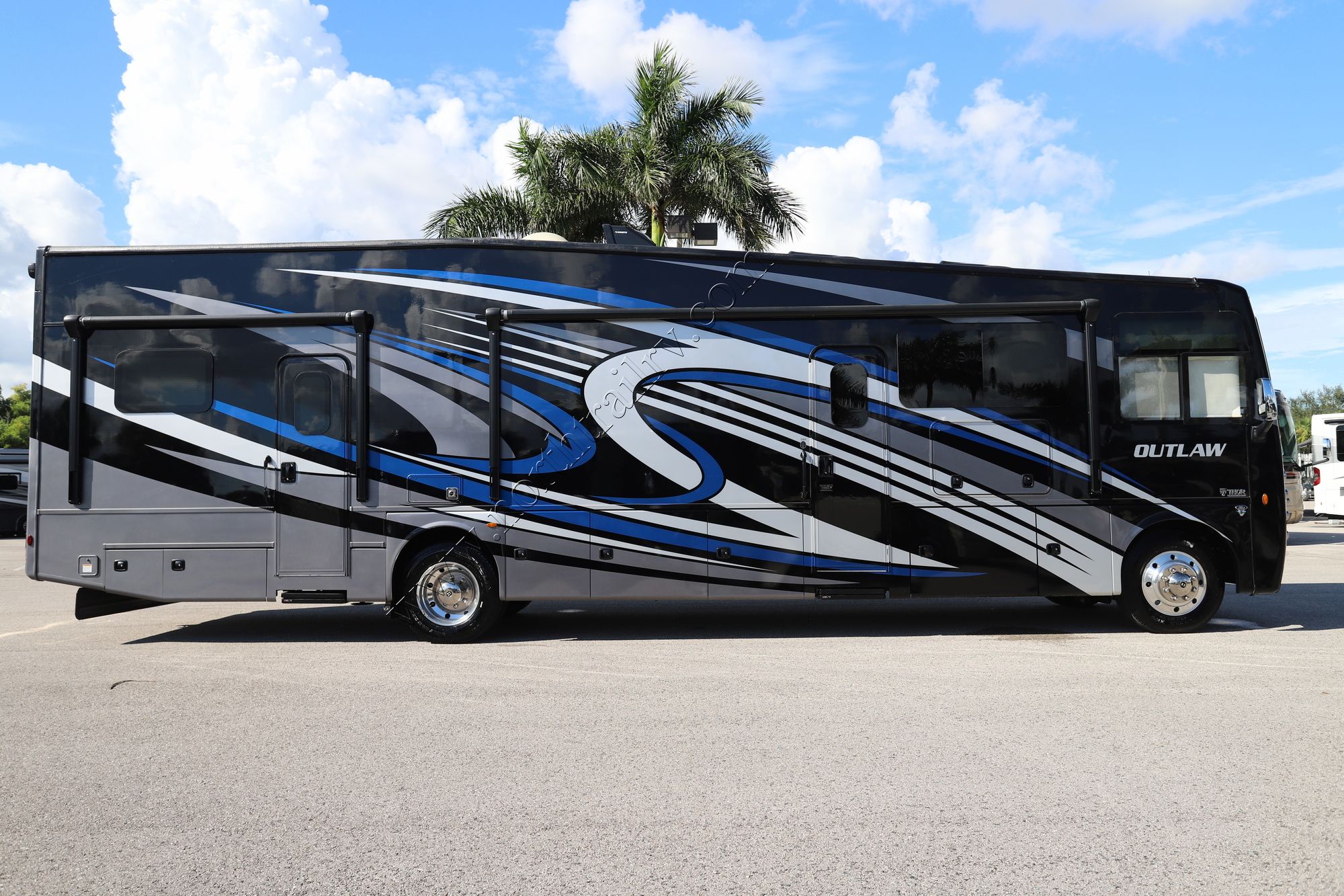 Used 2024 Thor Outlaw 38KB Class A  For Sale