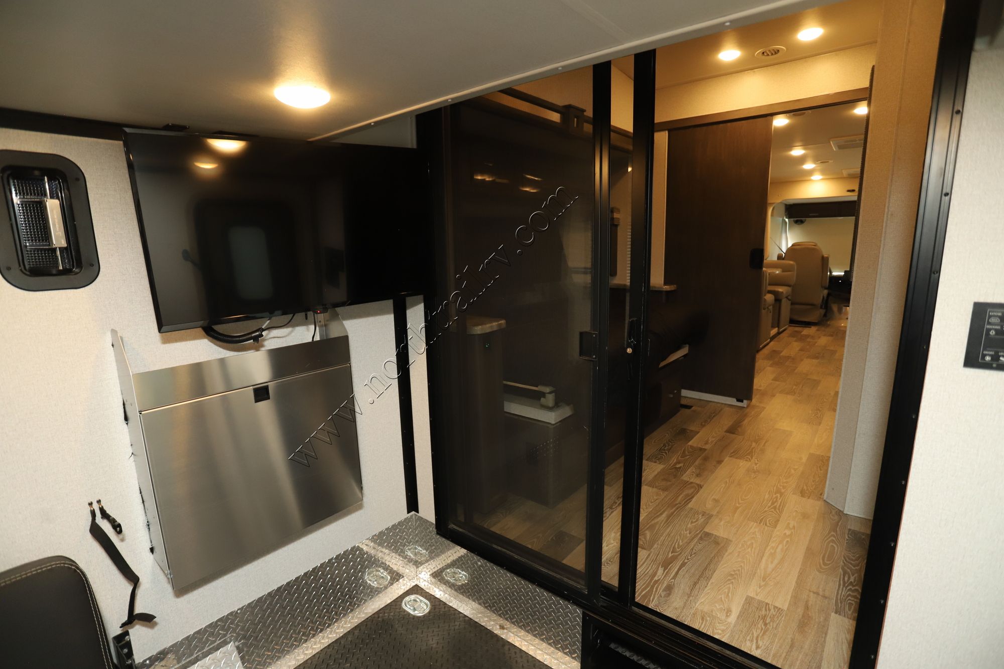 Used 2024 Thor Outlaw 38KB Class A  For Sale