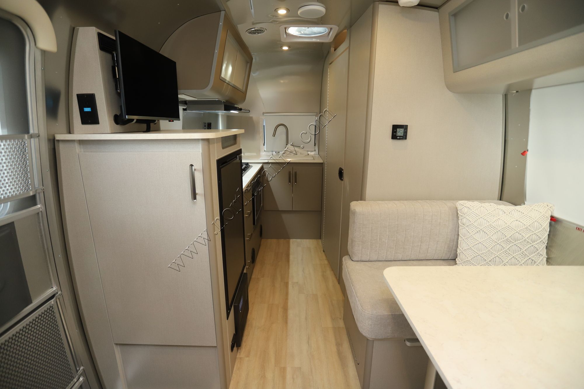 New 2026 Airstream Caravel 20FB Travel Trailer  For Sale