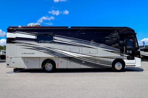 2026 Tiffin Motor Homes Phaeton 35CH