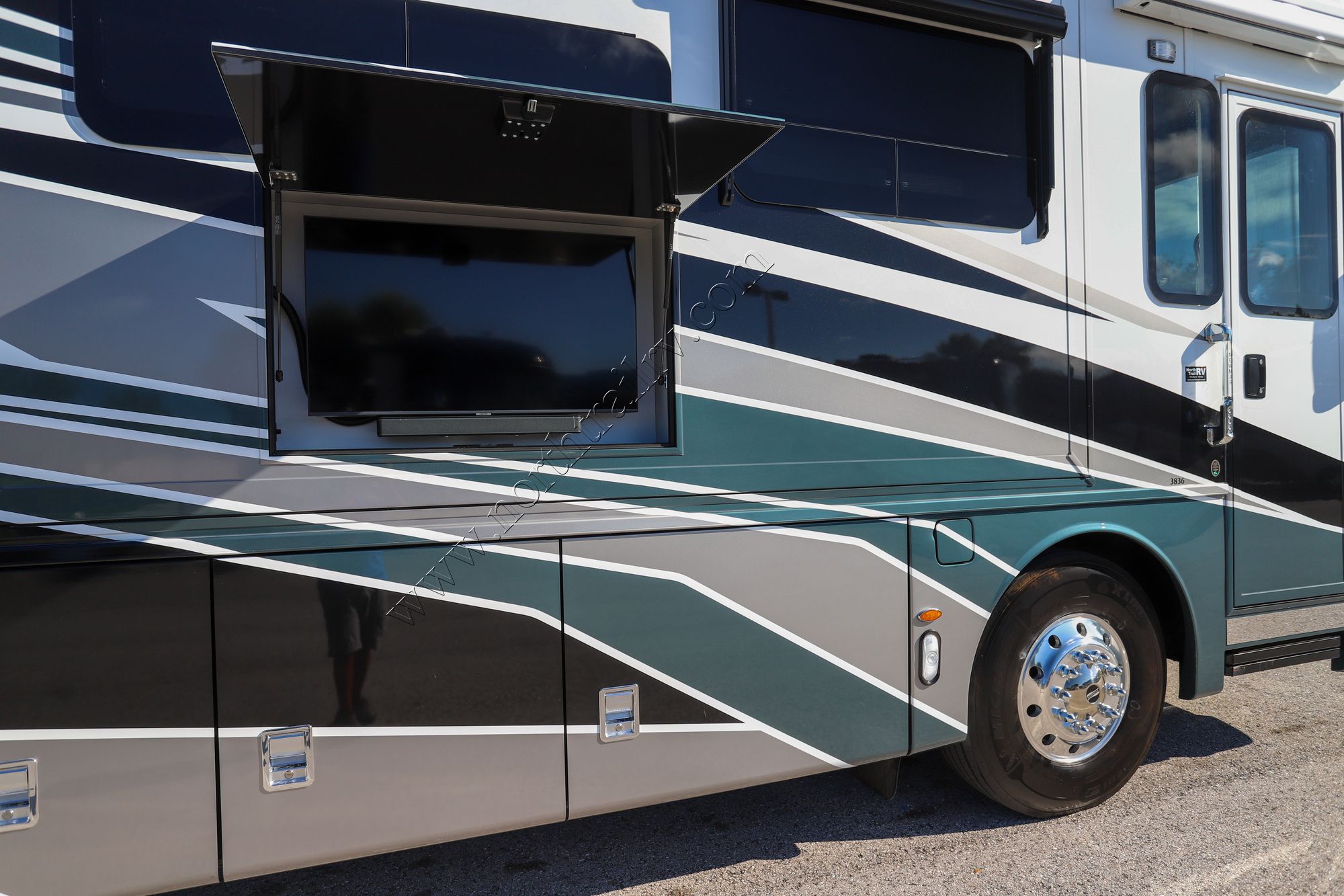 Used 2025 Newmar Dutch Star 3836 Class A  For Sale