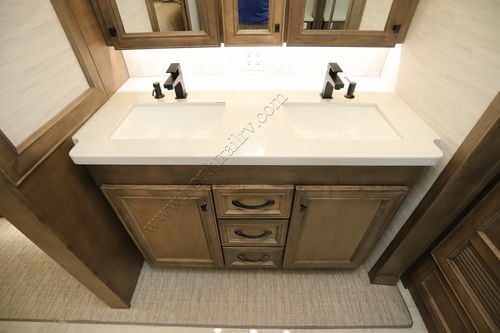2026 Tiffin Motor Homes Phaeton 35CH