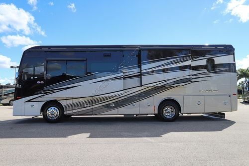 2026 Tiffin Motor Homes Phaeton 35CH
