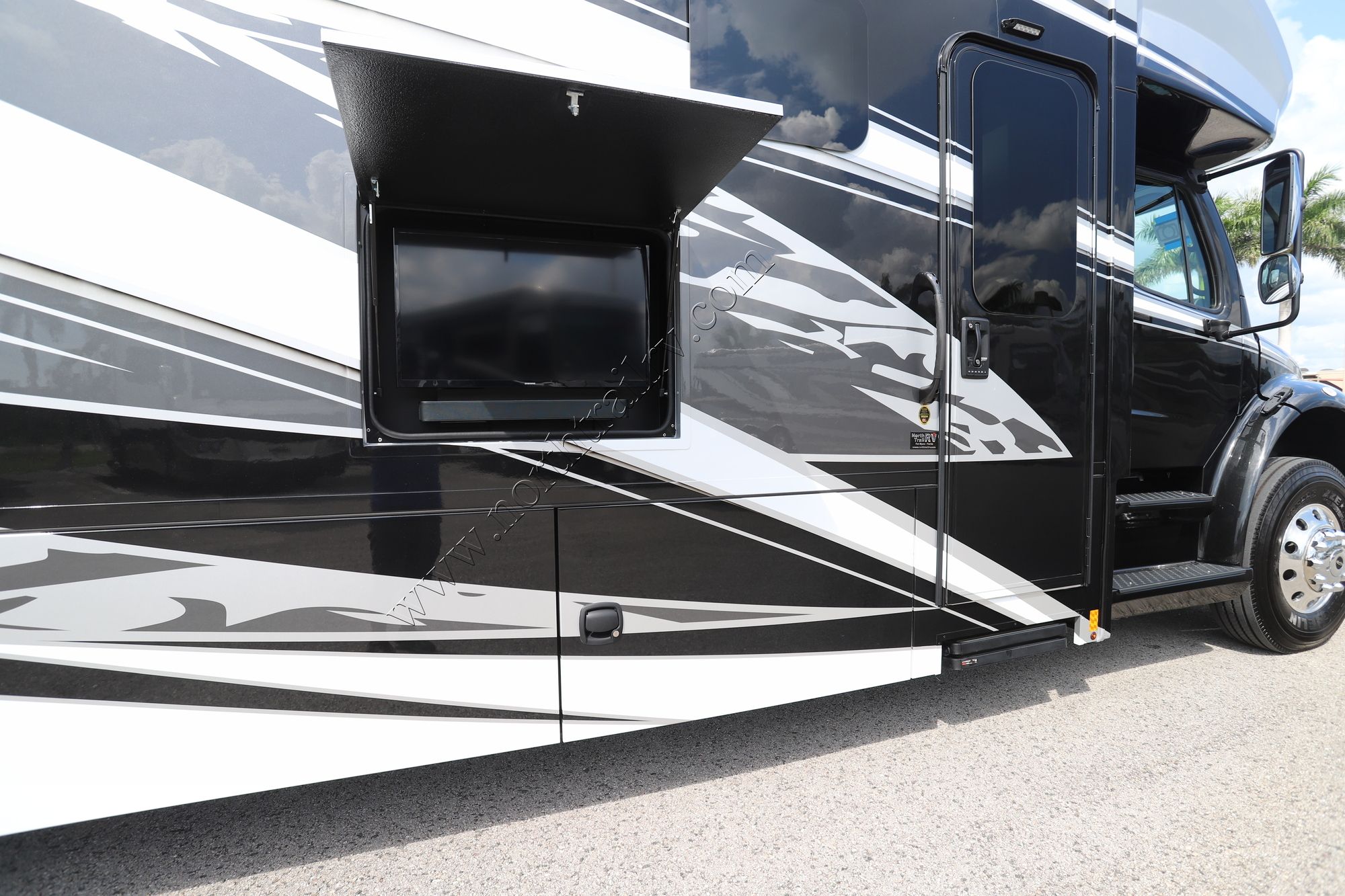 New 2026 Renegade Rv Verona 40VRB Super C  For Sale