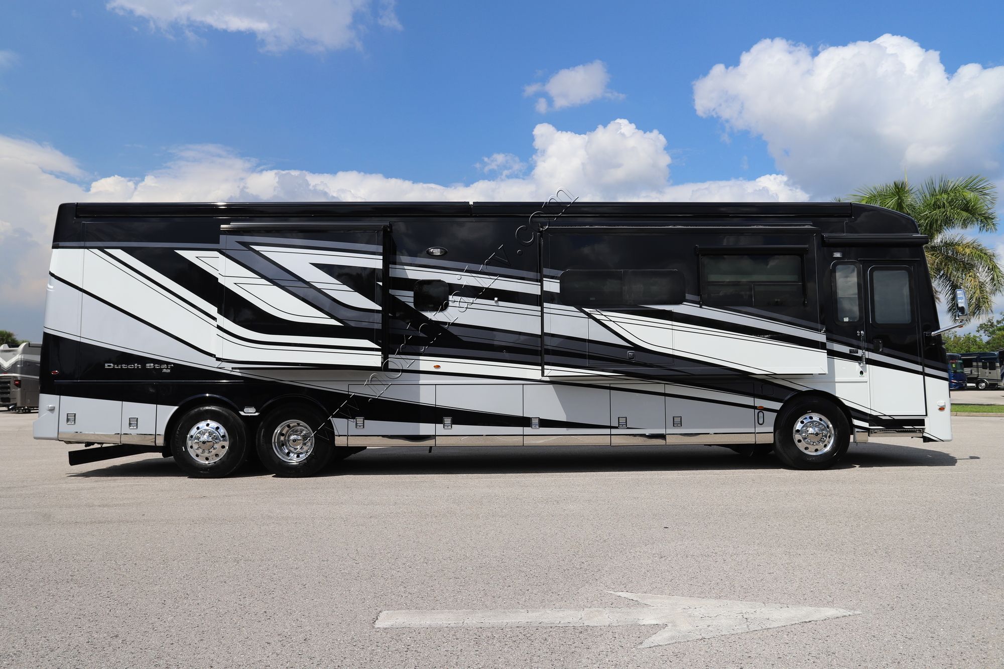 New 2026 Newmar Dutch Star 4325 Class A  For Sale