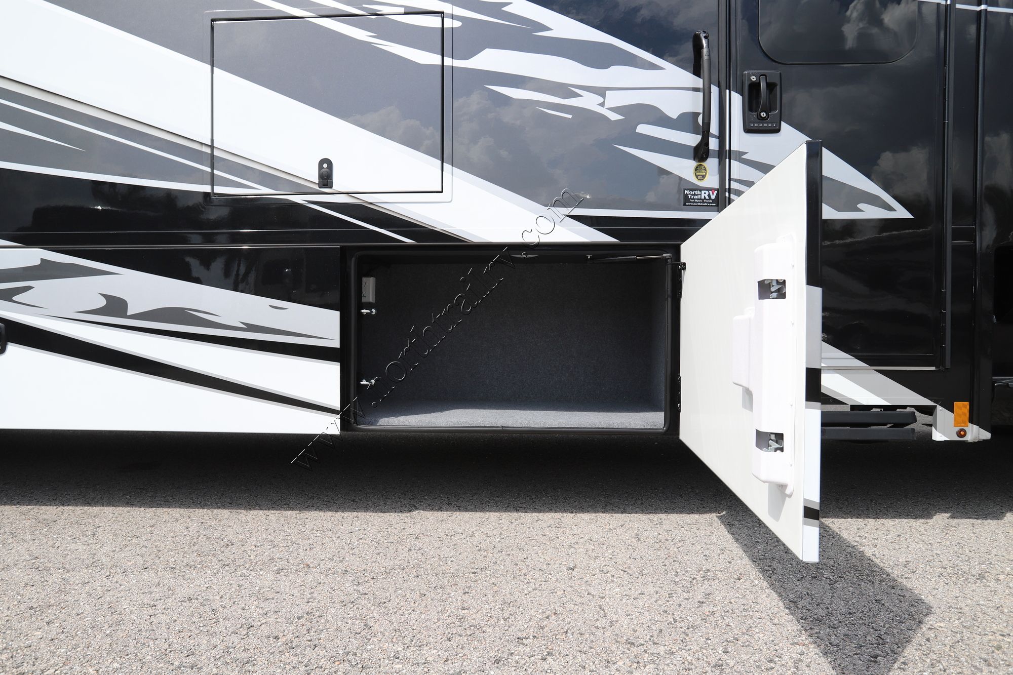 New 2026 Renegade Rv Verona 40VRB Super C  For Sale