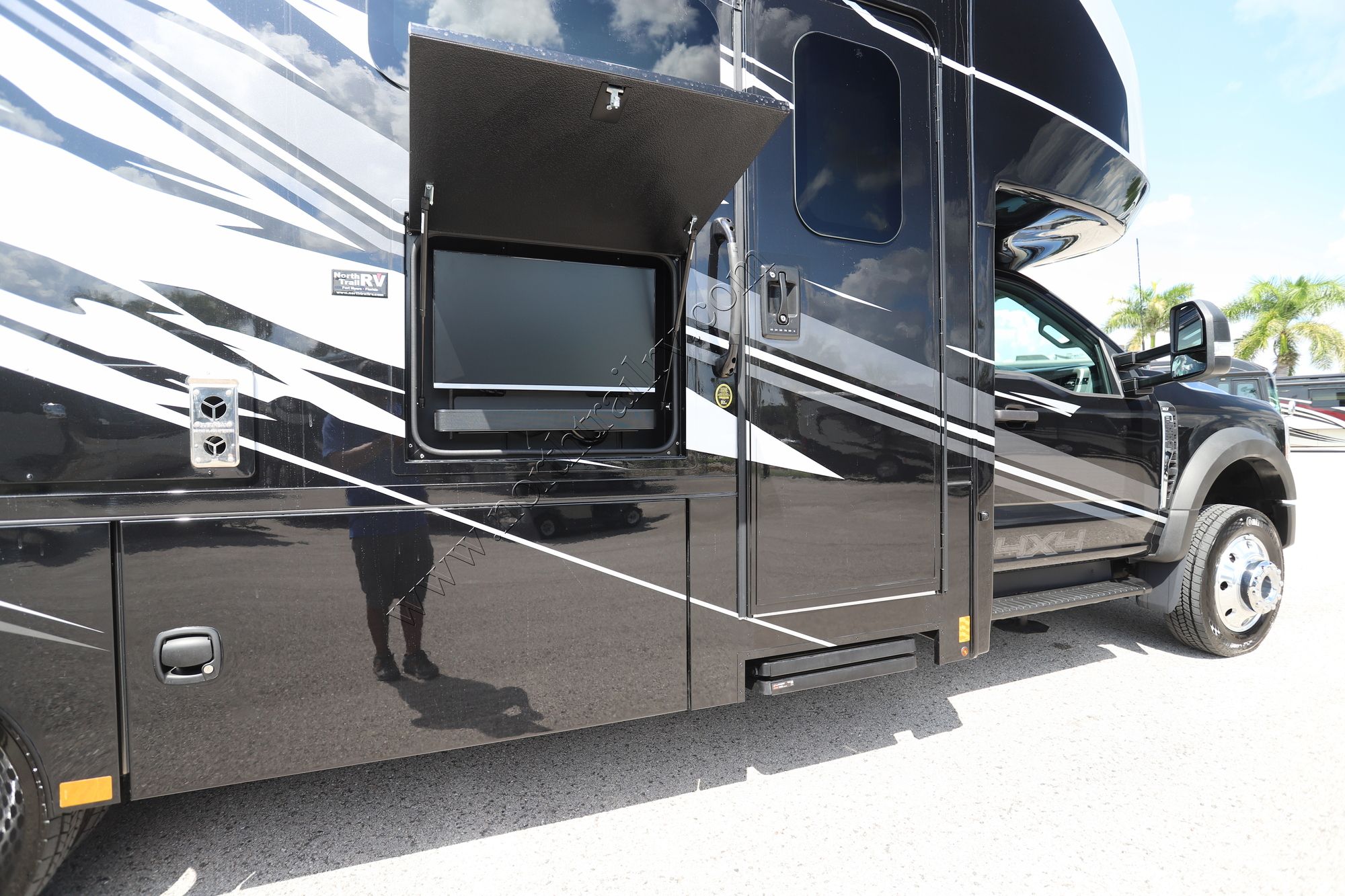 New 2026 Renegade Rv Veracruz 30VRM Super C  For Sale