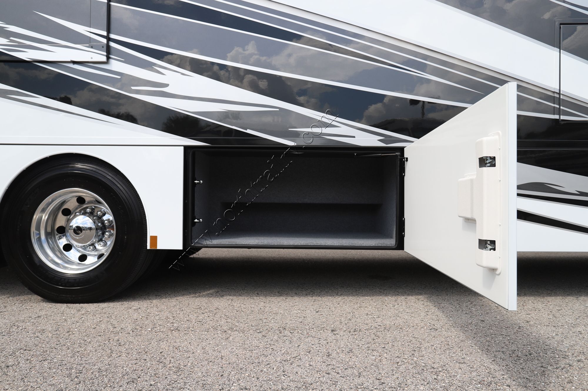 New 2026 Renegade Rv Verona 40VRB Super C  For Sale
