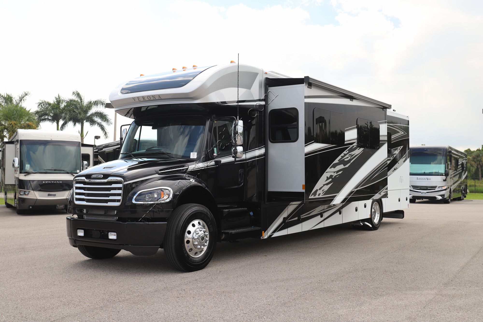 New 2026 Renegade Rv Verona 40VRB Super C  For Sale