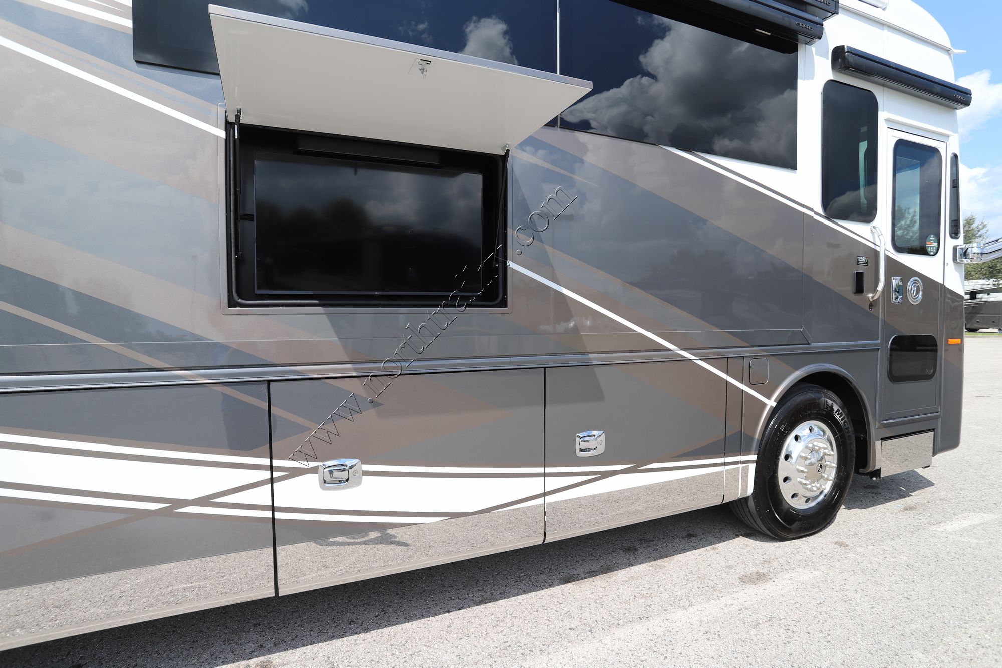 New 2026 Tiffin Motor Homes Allegro Bus 40IP Class A  For Sale