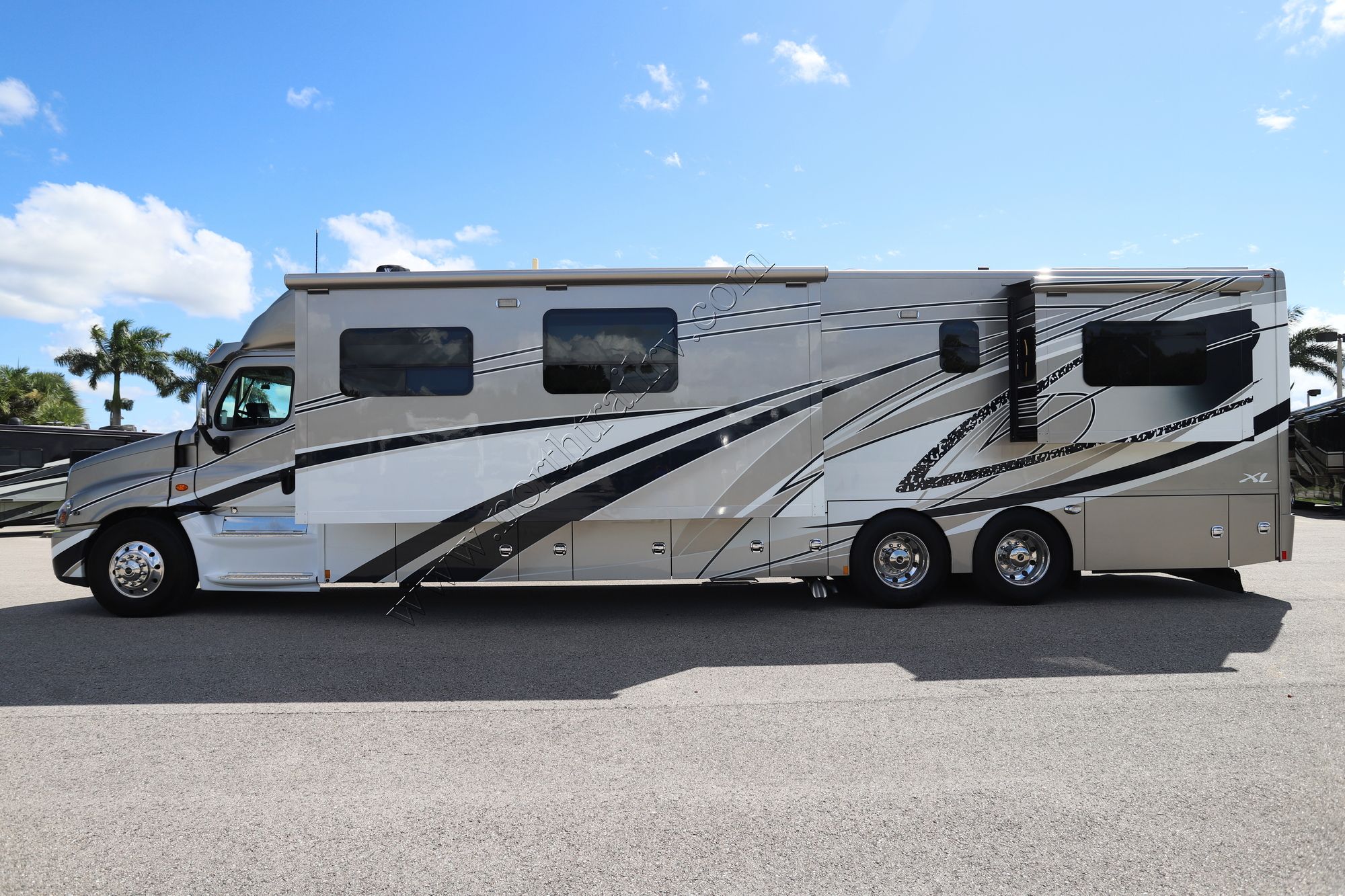 Used 2020 Renegade Rv Xl 45QS Super C  For Sale