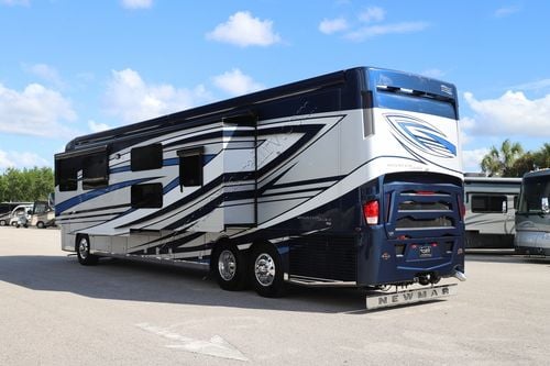 2023 Newmar Mountain Aire 4535