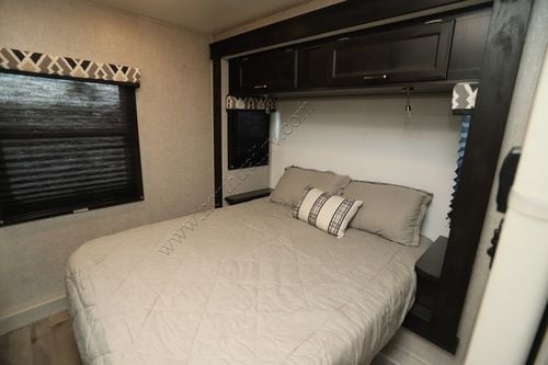 2022 Entegra Odyssey 29V