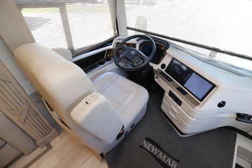 2023 Newmar Mountain Aire 4535