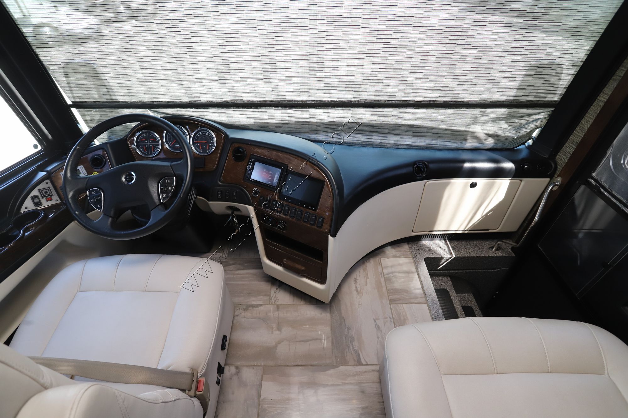 Used 2016 Newmar London Aire 4598 Class A  For Sale