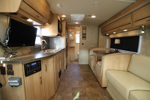 2013 Itasca Navion 24M